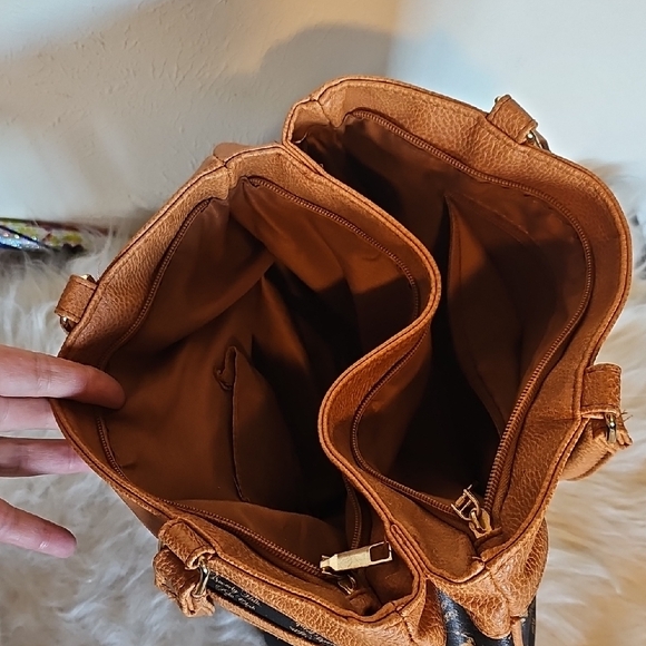 NWoT Beverly Hills Polo Club shoulder bag many compartments zipper closures - Picture 9 of 16